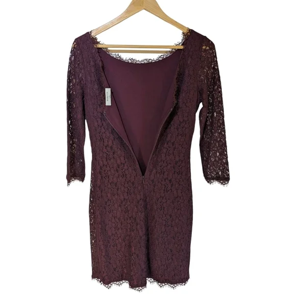 Aritzia- Babaton - Bodycon Maroon Dress with 3/4 Sleeves - Picture 5 of 8